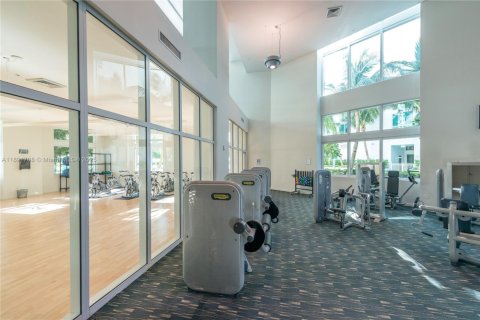 Condo in Miami, Florida, 1 bedroom  № 1943718 - photo 25