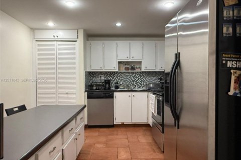 Apartment in Aventura, Florida 3 bedrooms, 108.7 sq.m. № 2075342 - photo 8