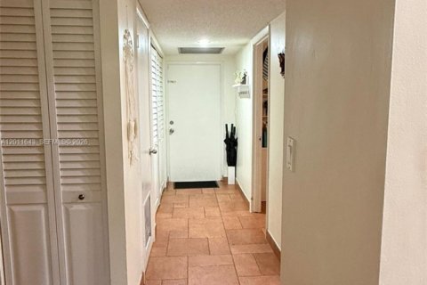 Apartment in Aventura, Florida 3 bedrooms, 108.7 sq.m. № 2075342 - photo 4