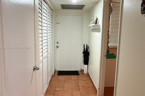Apartment in Aventura, Florida 3 bedrooms, 108.7 sq.m. № 2075342 - photo 3