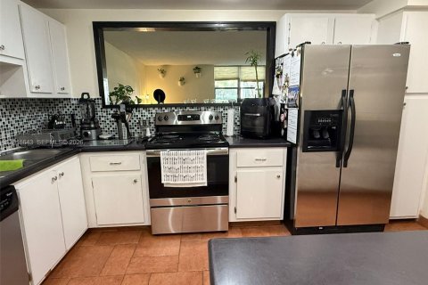Apartment in Aventura, Florida 3 bedrooms, 108.7 sq.m. № 2075342 - photo 6