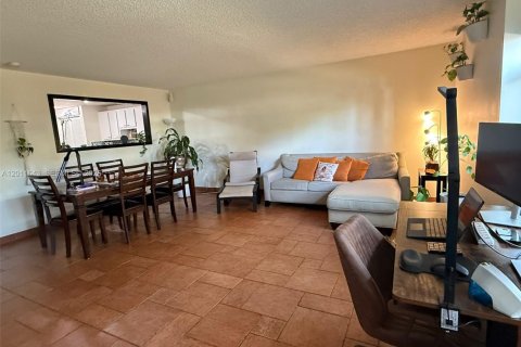 Apartment in Aventura, Florida 3 bedrooms, 108.7 sq.m. № 2075342 - photo 25