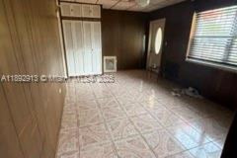 Casa en venta en North Miami, Florida, 3 dormitorios, 160.35 m2 № 1946683 - foto 15