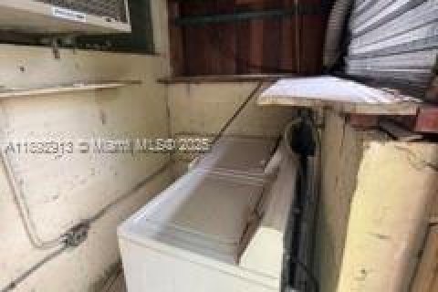 Casa en venta en North Miami, Florida, 3 dormitorios, 160.35 m2 № 1946683 - foto 23