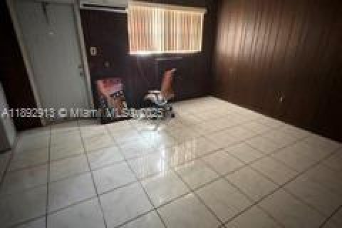 Casa en venta en North Miami, Florida, 3 dormitorios, 160.35 m2 № 1946683 - foto 25