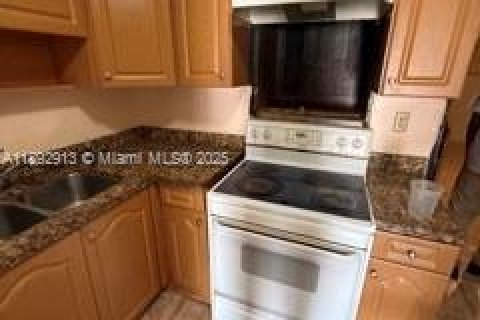 Casa en venta en North Miami, Florida, 3 dormitorios, 160.35 m2 № 1946683 - foto 29