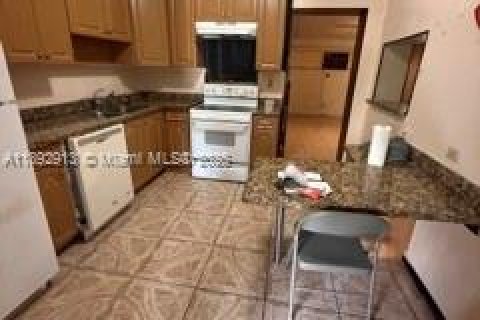 Casa en venta en North Miami, Florida, 3 dormitorios, 160.35 m2 № 1946683 - foto 11