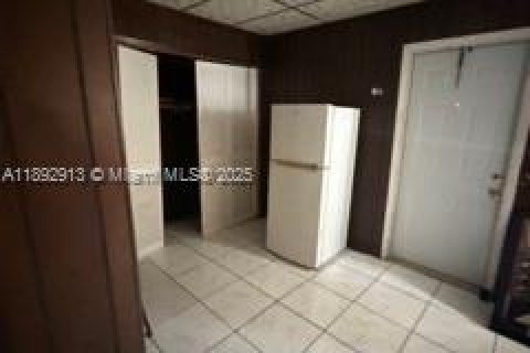 Casa en venta en North Miami, Florida, 3 dormitorios, 160.35 m2 № 1946683 - foto 24