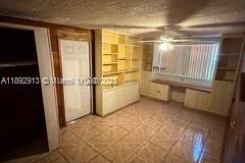 Casa en venta en North Miami, Florida, 3 dormitorios, 160.35 m2 № 1946683 - foto 30