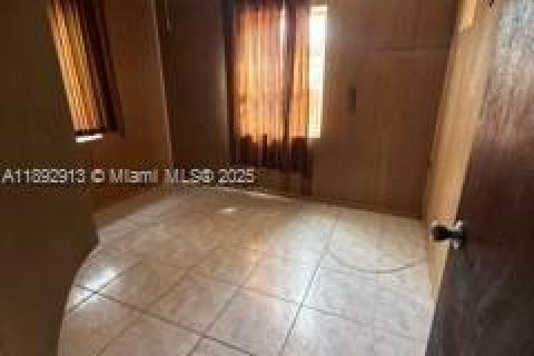 Casa en venta en North Miami, Florida, 3 dormitorios, 160.35 m2 № 1946683 - foto 14