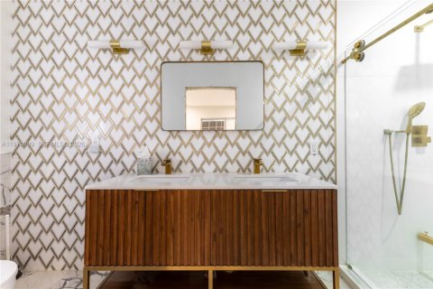 Terreno en venta en Miami Beach, Florida № 2030811 - foto 16