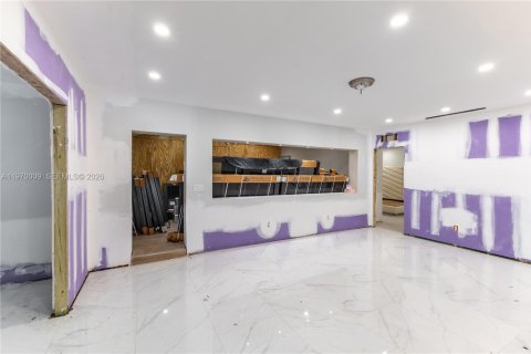 Terreno en venta en Miami Beach, Florida № 2030811 - foto 10