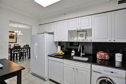 Copropriété à louer à Hollywood, Floride: 1 chambre, 69.21 m2 № 1985303 - photo 14