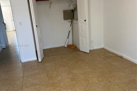 Condominio en alquiler en Pembroke Pines, Florida, 2 dormitorios, 96.99 m2 № 2029991 - foto 14