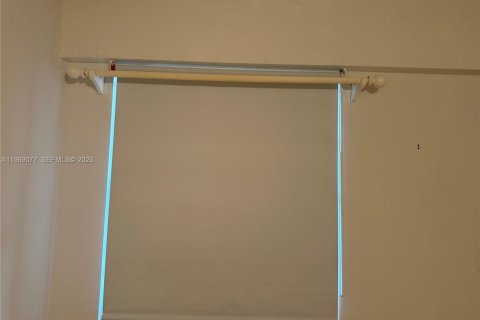 Condominio en alquiler en Pembroke Pines, Florida, 2 dormitorios, 96.99 m2 № 2029991 - foto 12