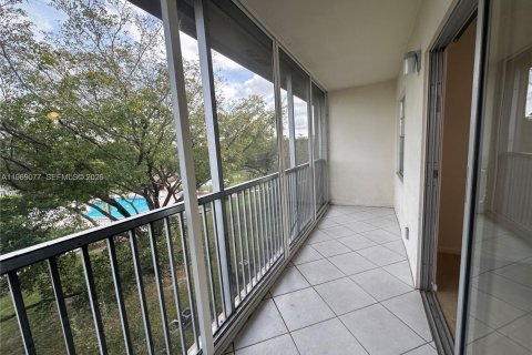 Condominio en alquiler en Pembroke Pines, Florida, 2 dormitorios, 96.99 m2 № 2029991 - foto 7