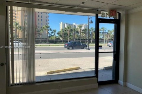 Immobilier commercial à vendre à Fort Lauderdale, Floride № 2025170 - photo 3
