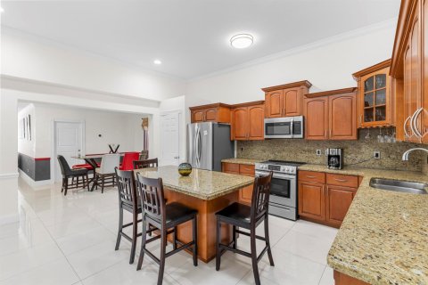 House in Hollywood, Florida 3 bedrooms, 194.26 sq.m. № 2184692 - photo 15