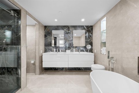 Condominio en venta en Aventura, Florida, 2 dormitorios, 141.4 m2 № 1787237 - foto 22
