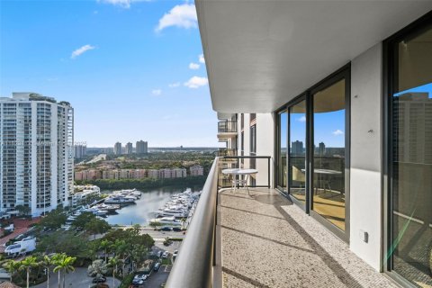 Condominio en venta en Aventura, Florida, 2 dormitorios, 141.4 m2 № 1787237 - foto 8
