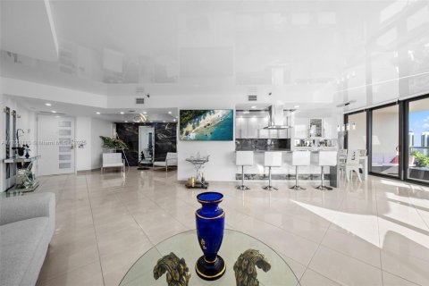 Condominio en venta en Aventura, Florida, 2 dormitorios, 141.4 m2 № 1787237 - foto 10