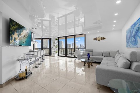 Condominio en venta en Aventura, Florida, 2 dormitorios, 141.4 m2 № 1787237 - foto 14
