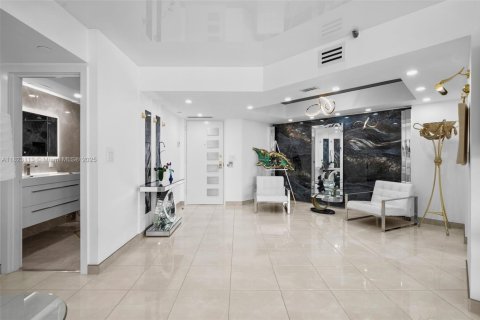 Condominio en venta en Aventura, Florida, 2 dormitorios, 141.4 m2 № 1787237 - foto 11