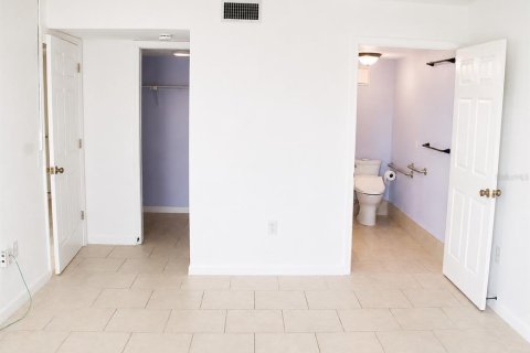 Condominio en venta en Altamonte Springs, Florida, 2 dormitorios, 102.19 m2 № 2227693 - foto 11