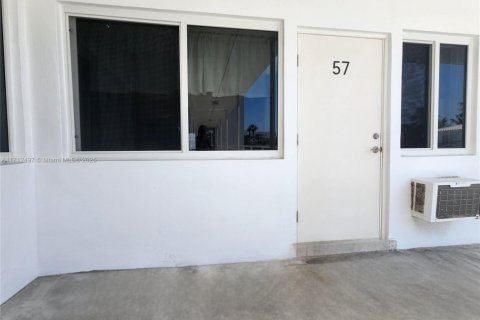 Condominio en venta en Hollywood, Florida, 1 dormitorio, 50.35 m2 № 1861295 - foto 7