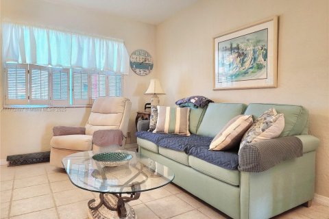 Condominio en venta en Hollywood, Florida, 1 dormitorio, 50.35 m2 № 1861295 - foto 14