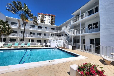 Condominio en venta en Hollywood, Florida, 1 dormitorio, 50.35 m2 № 1861295 - foto 6