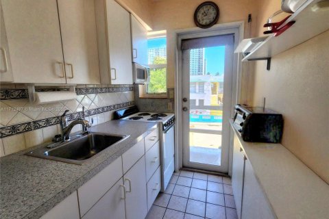 Condominio en venta en Hollywood, Florida, 1 dormitorio, 50.35 m2 № 1861295 - foto 17