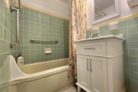 Condominio en venta en Hollywood, Florida, 1 dormitorio, 50.35 m2 № 1861295 - foto 23