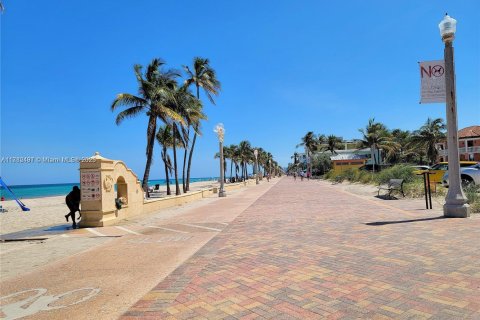 Condominio en venta en Hollywood, Florida, 1 dormitorio, 50.35 m2 № 1861295 - foto 27