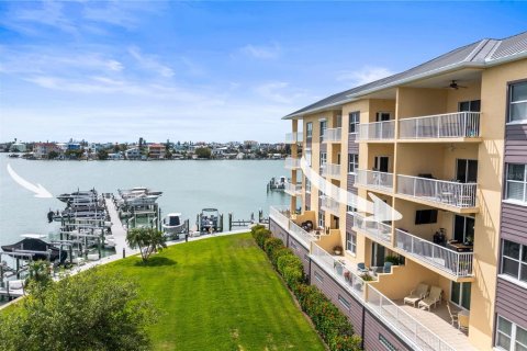 Condominio en venta en Madeira Beach, Florida, 2 dormitorios, 139.82 m2 № 2218337 - foto 3
