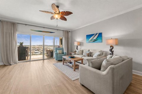 Condominio en venta en Madeira Beach, Florida, 2 dormitorios, 139.82 m2 № 2218337 - foto 19