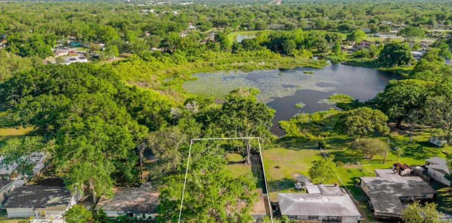 House in Orlando, Florida 3 bedrooms, 123.93 sq.m. № 1055116