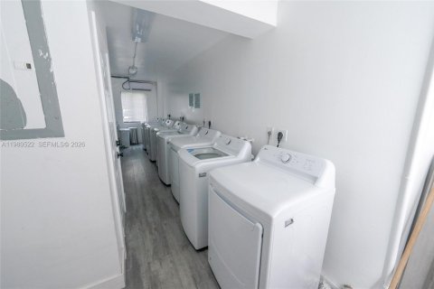 Apartment in Miami, Florida 2 bedrooms, 69.68 sq.m. № 2045320 - photo 14