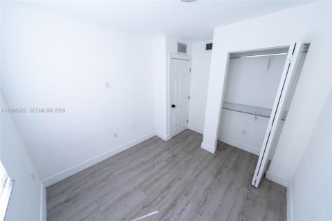 Apartment in Miami, Florida 2 bedrooms, 69.68 sq.m. № 2045320 - photo 9