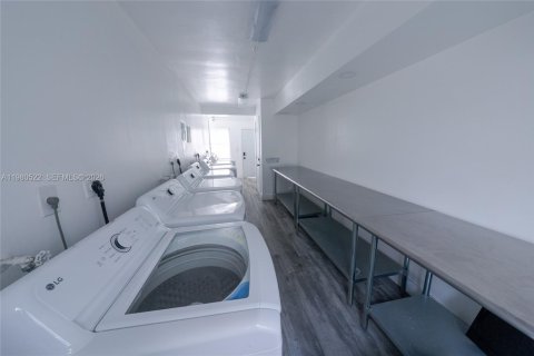 Apartment in Miami, Florida 2 bedrooms, 69.68 sq.m. № 2045320 - photo 15