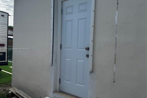 House in Miami, Florida 3 bedrooms, 89.19 sq.m. № 1705618 - photo 28
