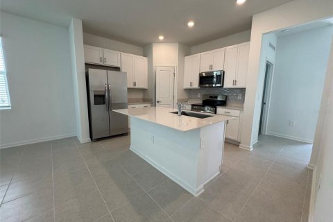 Villa ou maison à louer à Kissimmee, Floride: 4 chambres, 166.76 m2 № 1851318 - photo 4