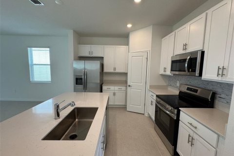 Villa ou maison à louer à Kissimmee, Floride: 4 chambres, 166.76 m2 № 1851318 - photo 2