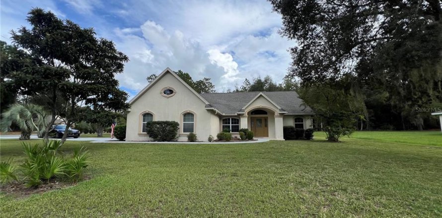 Casa en Citrus Springs, Florida 3 dormitorios, 150.5 m2 № 2143993