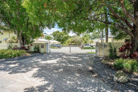 Touwnhouse à vendre à Fort Lauderdale, Floride: 3 chambres, 177.63 m2 № 1850353 - photo 2