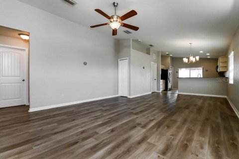 Casa en alquiler en Bradenton, Florida, 3 dormitorios, 130.25 m2 № 1869526 - foto 5