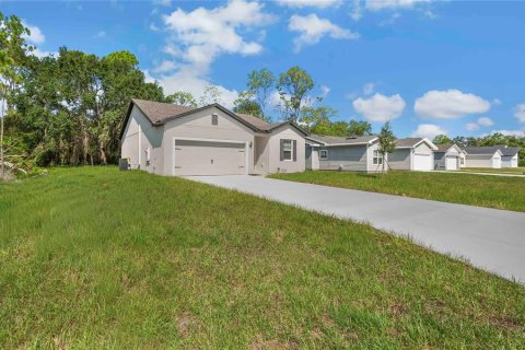 House in Poinciana, Florida 3 bedrooms, 112.04 sq.m. № 2142998 - photo 2