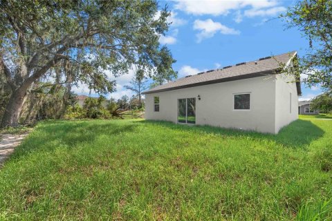 House in Poinciana, Florida 3 bedrooms, 112.04 sq.m. № 2142998 - photo 23