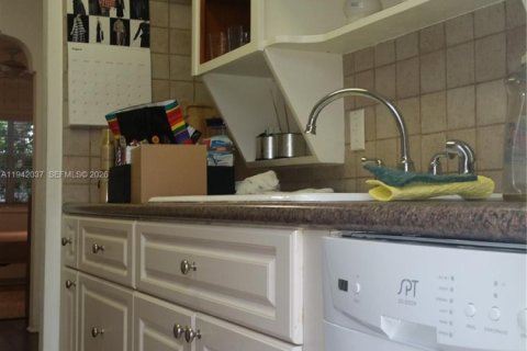 Купить кондоминиум в Майами-Бич, Флорида 38.46м2, № 1999911 - фото 8