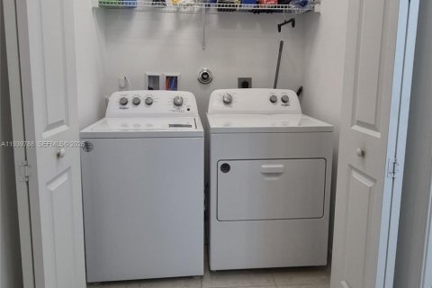 Casa en venta en Pompano Beach, Florida, 3 dormitorios, 135.17 m2 № 1998480 - foto 21